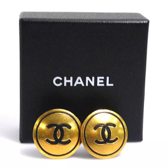 CHANEL Vintage CC Logo Clip on Earrings Gold/Black Metal/Enamel - Picture 7 of 7